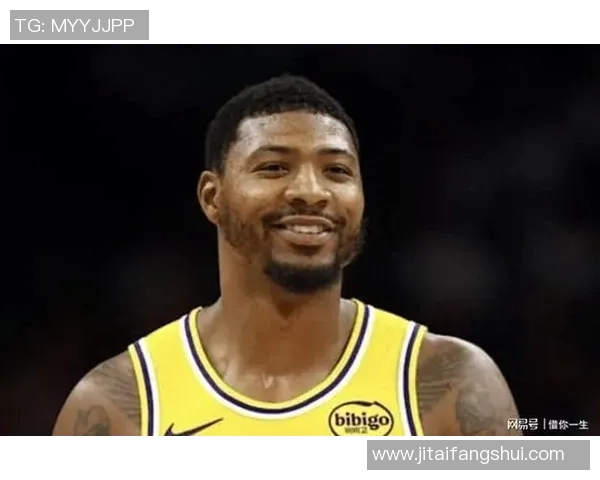 马库斯斯马特的篮球之路与领导力:从新秀到球队核心的蜕变与成长 马库斯斯马特的篮球之路与领导力:从新秀到球队核心的蜕变与成长